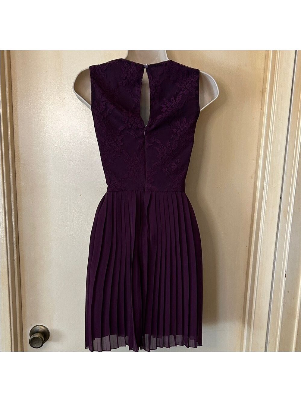 Speechless Lace Pleated Mini Dress in Rich Purple size 7 juniors - Picture 7 of 12